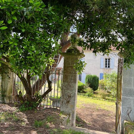 Le Loriot Bed & Breakfast Champagne-et-Fontaine ภายนอก รูปภาพ